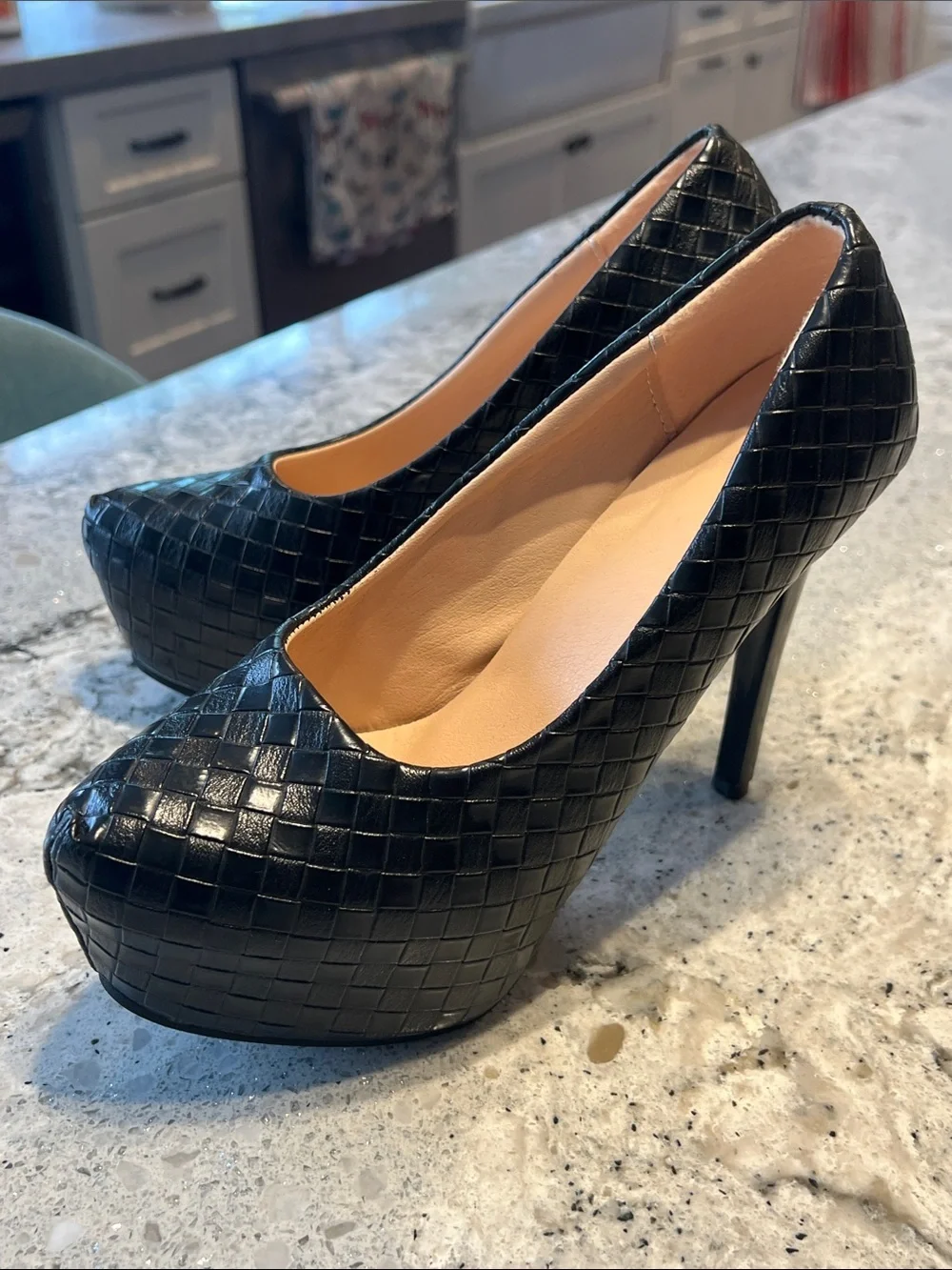 N/A elegant black